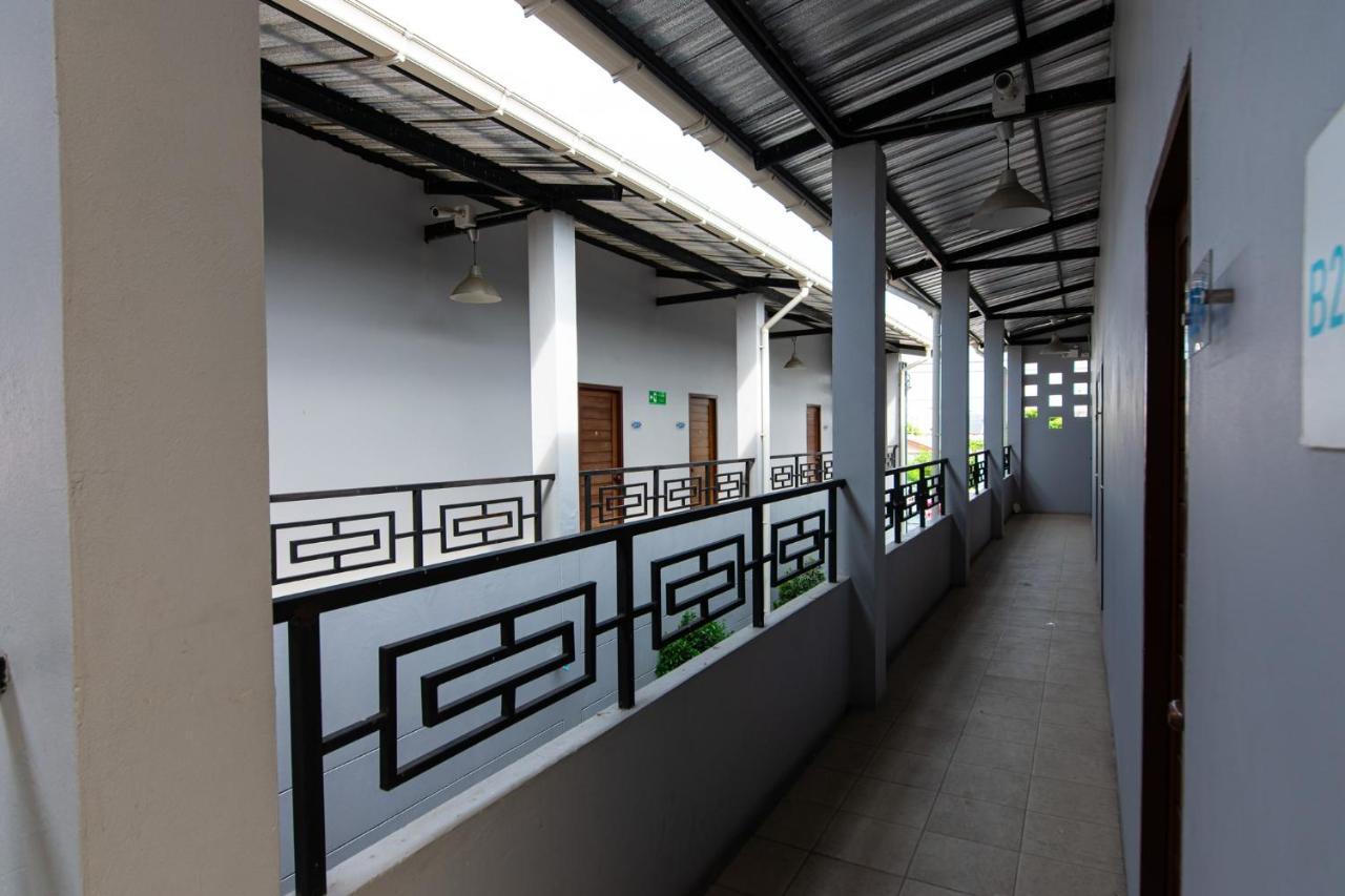 Matini Klong1 Hotel Rangsit Екстериор снимка