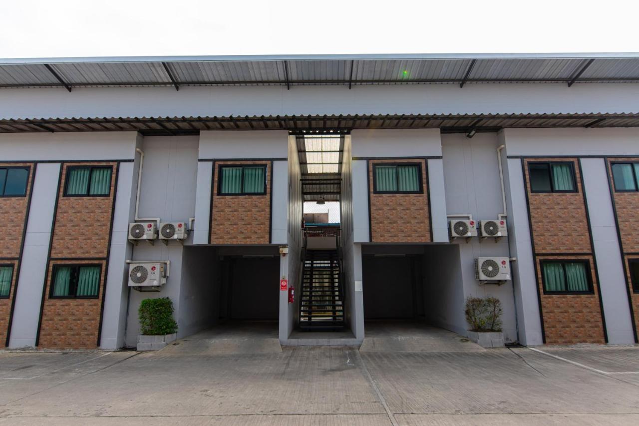 Matini Klong1 Hotel Rangsit Екстериор снимка