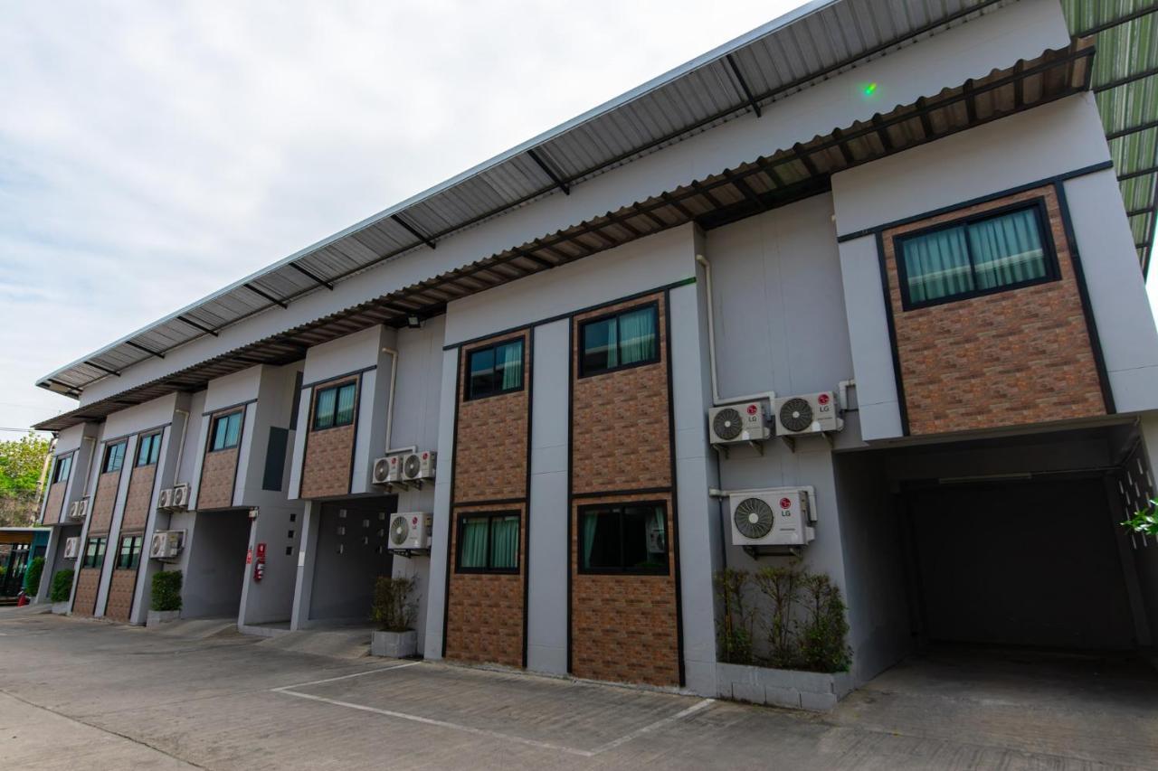 Matini Klong1 Hotel Rangsit Екстериор снимка
