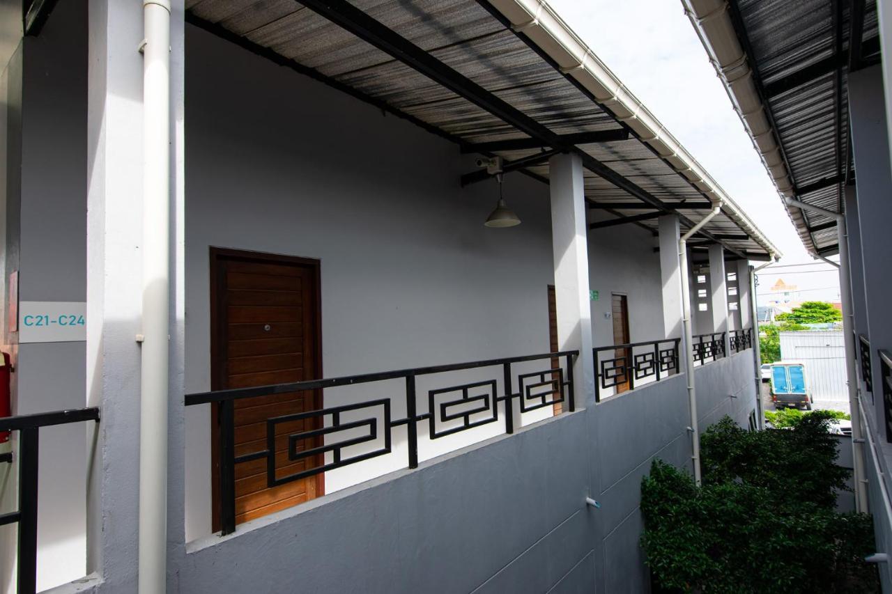 Matini Klong1 Hotel Rangsit Екстериор снимка