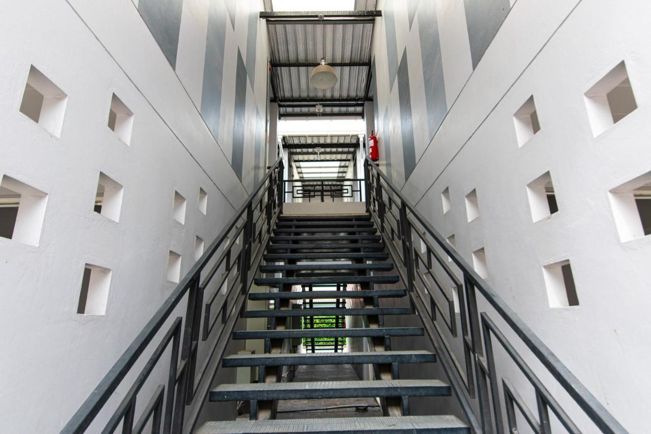 Matini Klong1 Hotel Rangsit Екстериор снимка